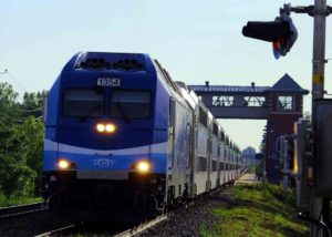 Photo du train de banlieue